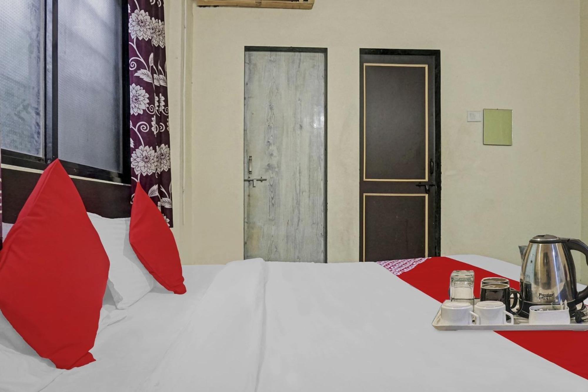 OYO 88249 R K Exclusive Hotel Hinjawadi Exterior foto